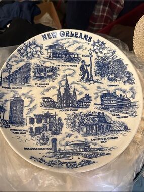 Vintage beautiful New Orleans Blue Commemorative Decorative Plate